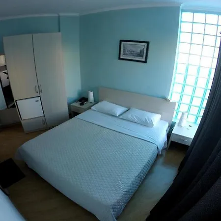 Hotel Titania Sarandë
