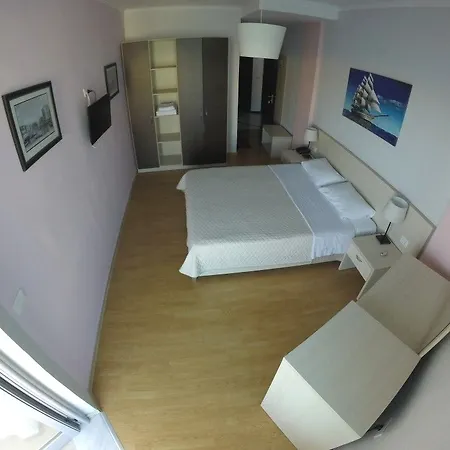 Hotel Titania 3*